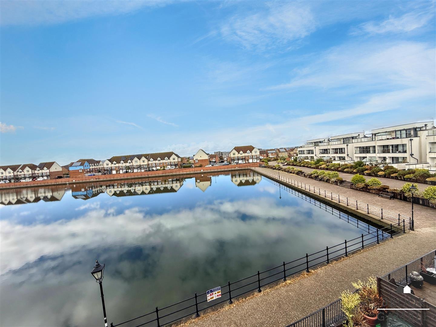 1 Bedroom Apartment. Long Beach View in Eastbourne, East Sussex 15